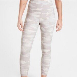 Athleta Elation Camo 7/8 Tight Size XS